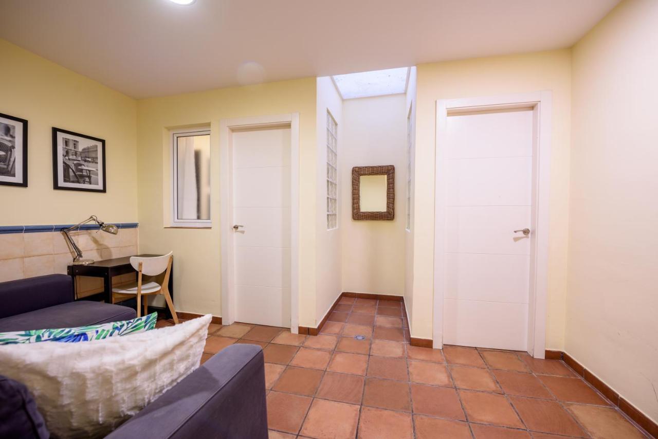 Ramblasrentals Chic & Spacious Flat Pool Table 15M Ramblas - Parking - Wifi バルセロナ エクステリア 写真