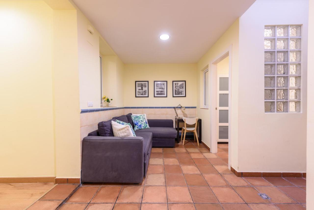Ramblasrentals Chic & Spacious Flat Pool Table 15M Ramblas - Parking - Wifi バルセロナ エクステリア 写真